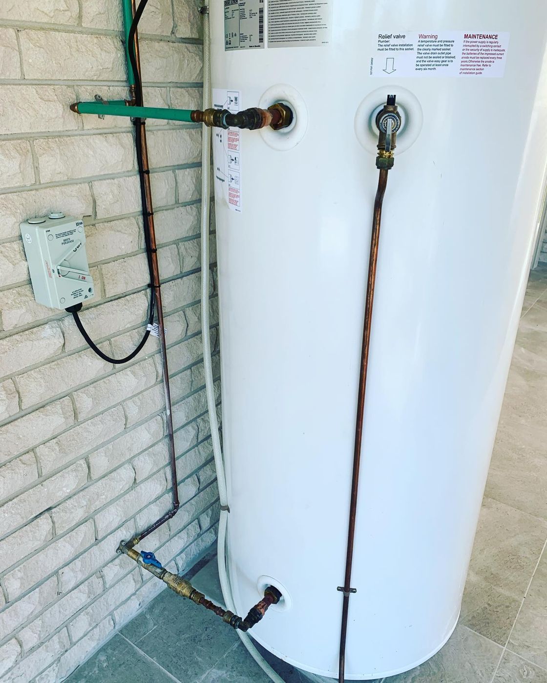 Hot water install, Peakhurst